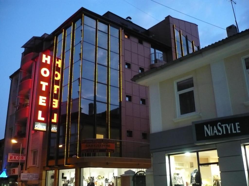 Citius Hotel Варна Экстерьер фото
